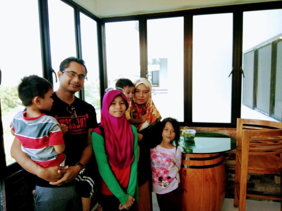 Airbnb At Sri Sayang Batu Ferringhi Beach Dış mekan fotoğraf