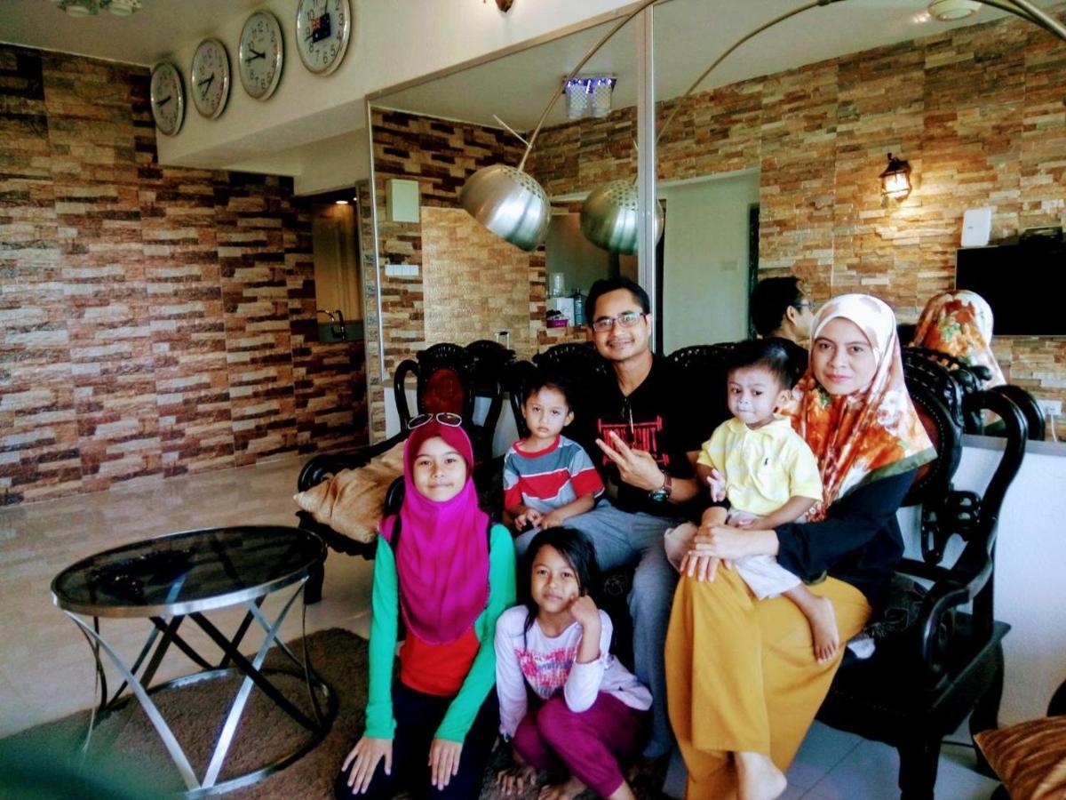 Airbnb At Sri Sayang Batu Ferringhi Beach Dış mekan fotoğraf
