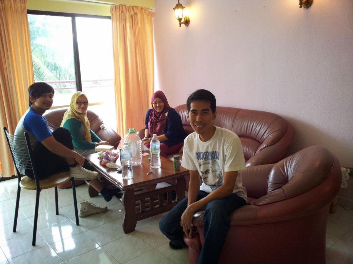 Airbnb At Sri Sayang Batu Ferringhi Beach Dış mekan fotoğraf