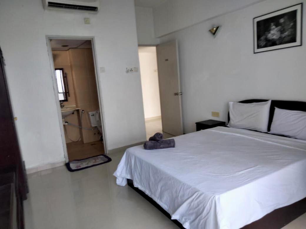 Airbnb At Sri Sayang Batu Ferringhi Beach Dış mekan fotoğraf